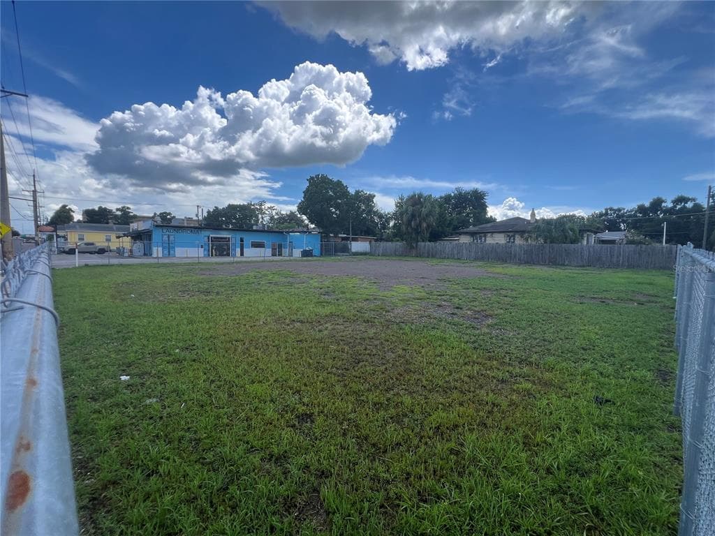 2502 W PINE STREET TAMPA, FL 33607