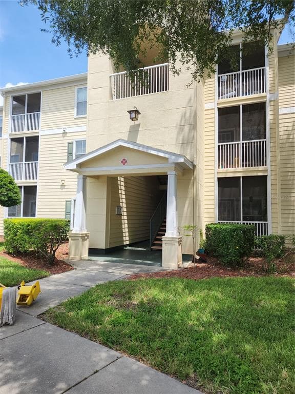 18375 BRIDLE CLUB DRIVE UNIT 18375 TAMPA, FL 33647