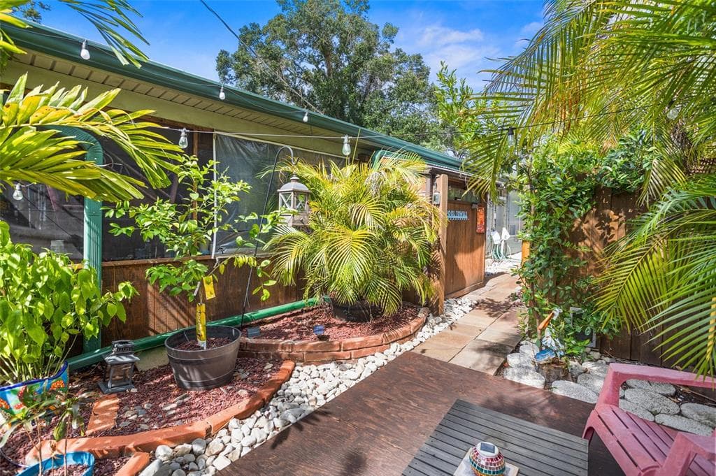 1006 66TH STREET COURT S ST PETERSBURG, FL 33707