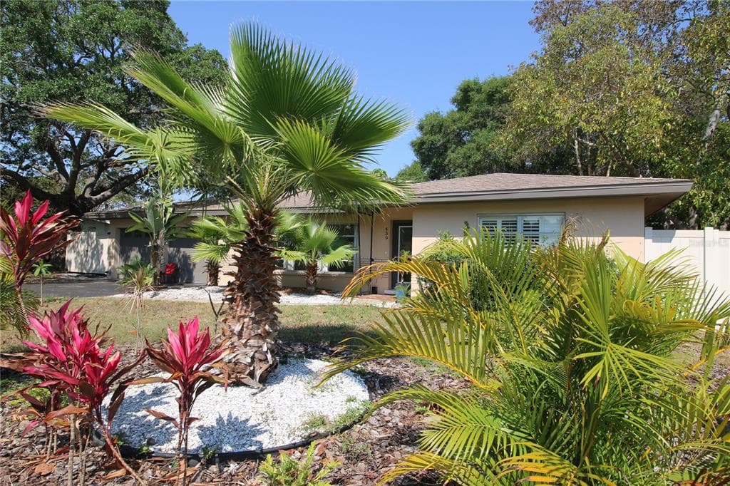 439 OVERBROOK STREET W BELLEAIR BLUFFS, FL 33770