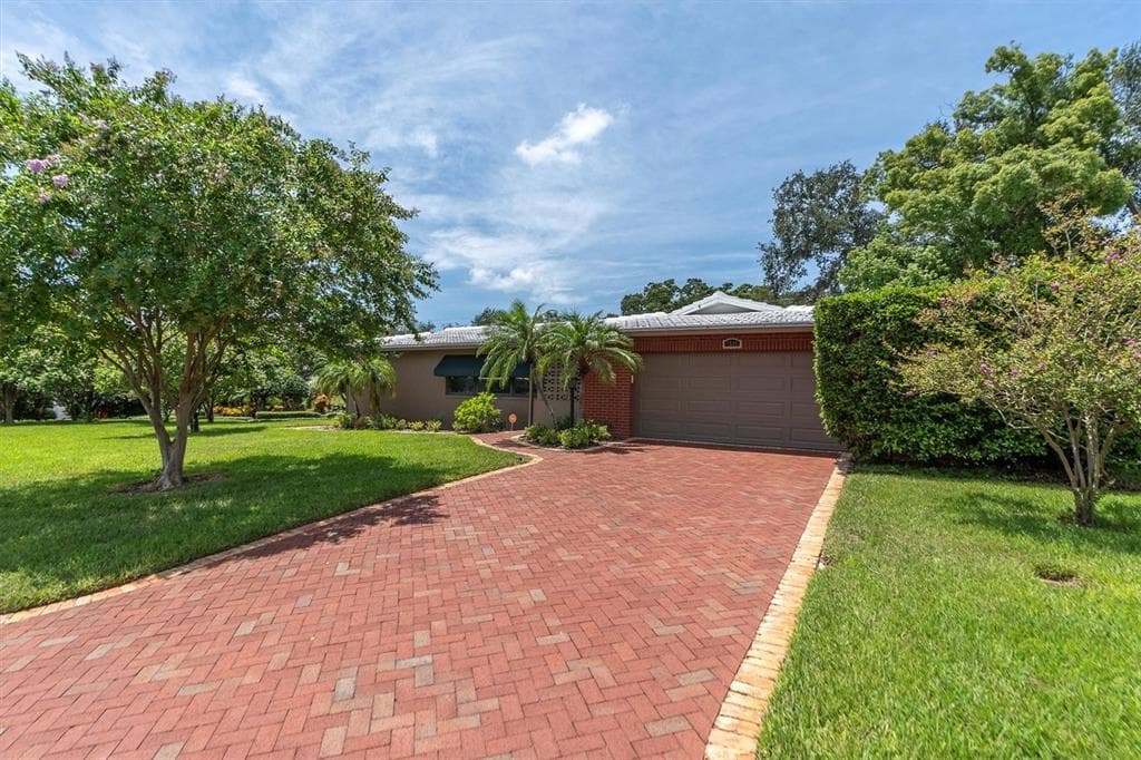 7548 BARRY COURT SEMINOLE, FL 33772