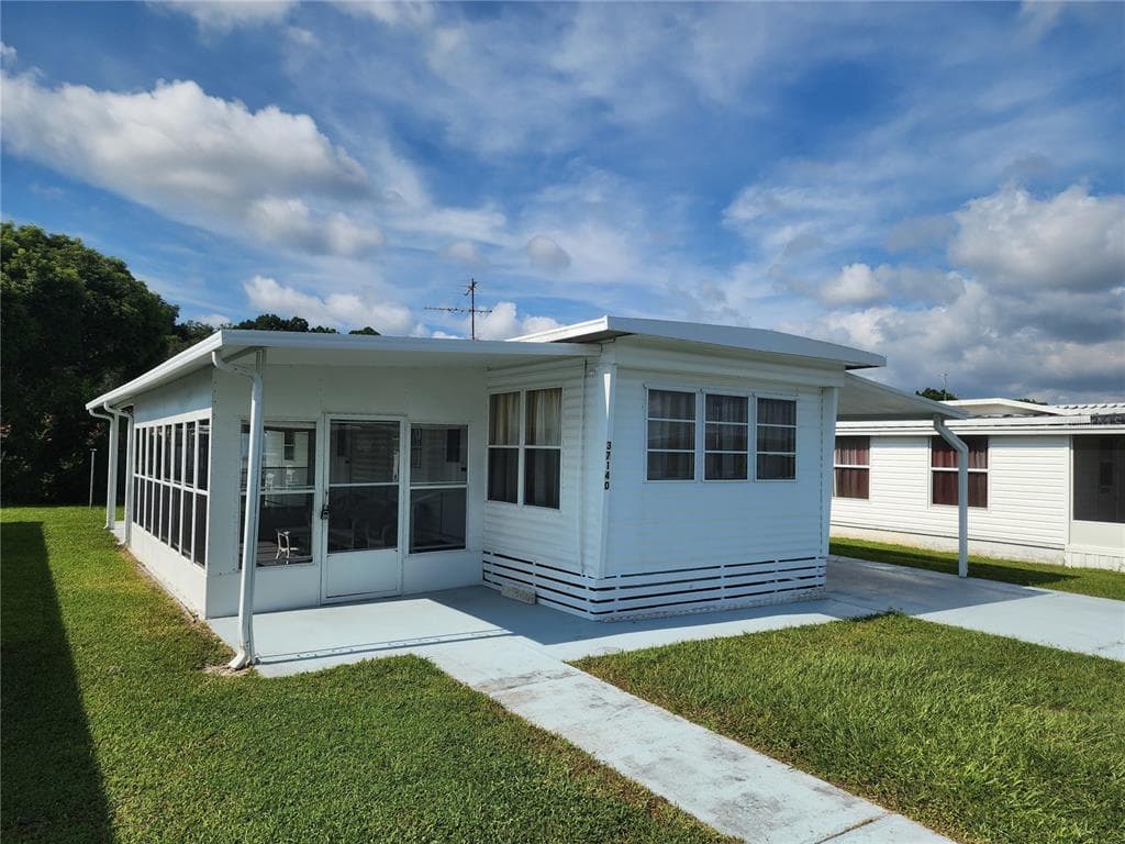 37140 SANDRA AVENUE ZEPHYRHILLS, FL 33542