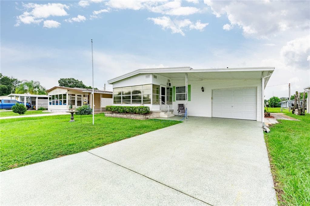 37308 BEVERLY AVENUE ZEPHYRHILLS, FL 33542
