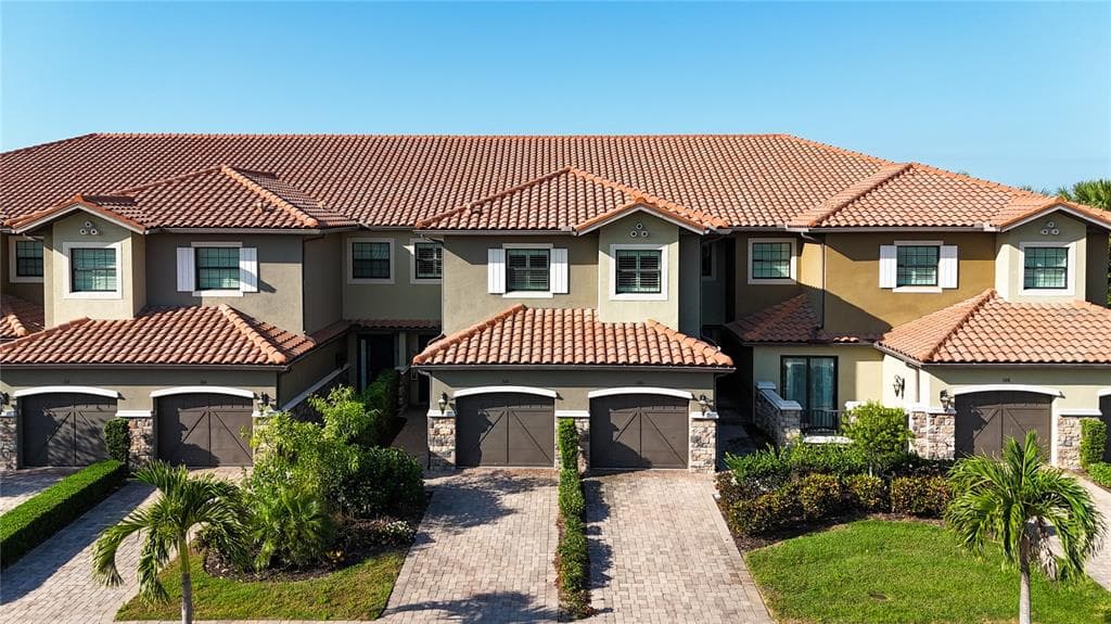 13506 MESSINA LOOP UNIT 105 BRADENTON, FL 34211
