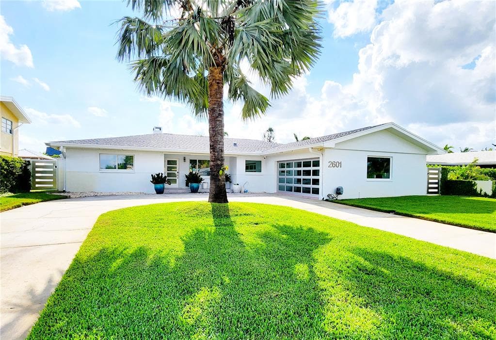 2601 W BAY ISLE DRIVE SE ST PETERSBURG, FL 33705