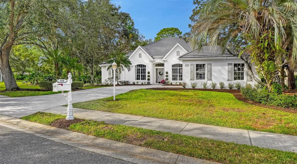 7530 EATON COURT UNIVERSITY PARK, FL 34201