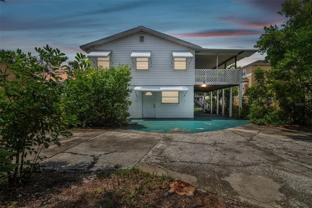 437 ATHENS STREET TARPON SPRINGS, FL 34689