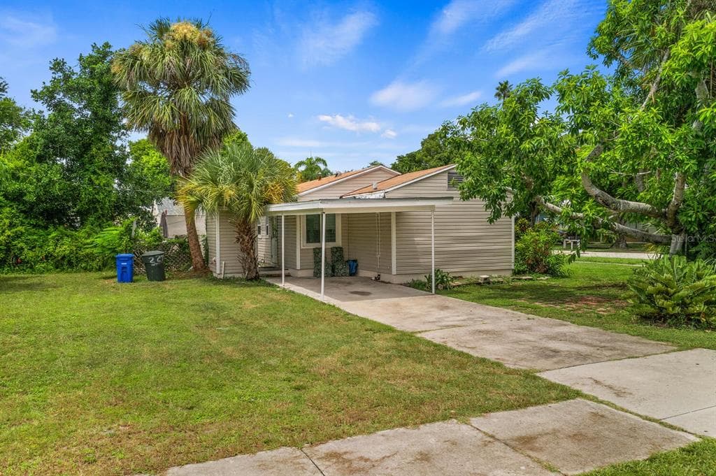 2272 JEFFCOTT STREET FORT MYERS, FL 33901