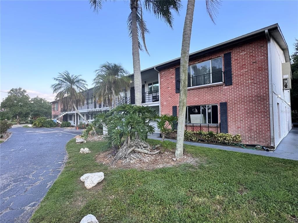 1345 DREW STREET UNIT 3 CLEARWATER, FL 33755