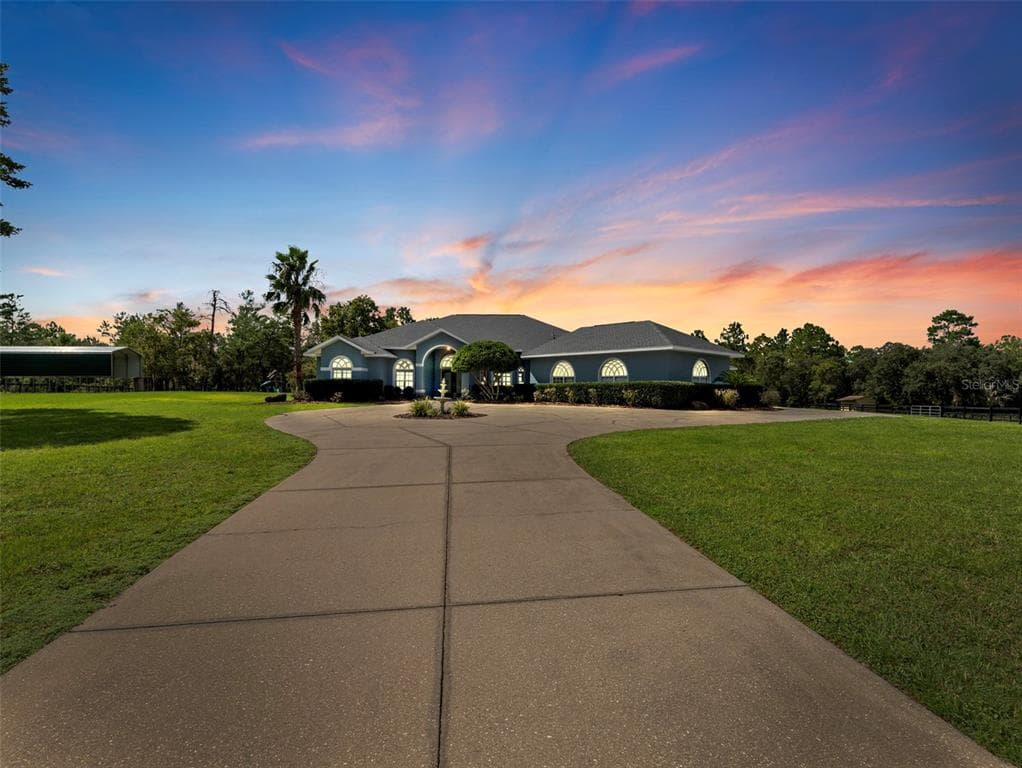 6742 W SENTINEL POST PATH BEVERLY HILLS, FL 34465