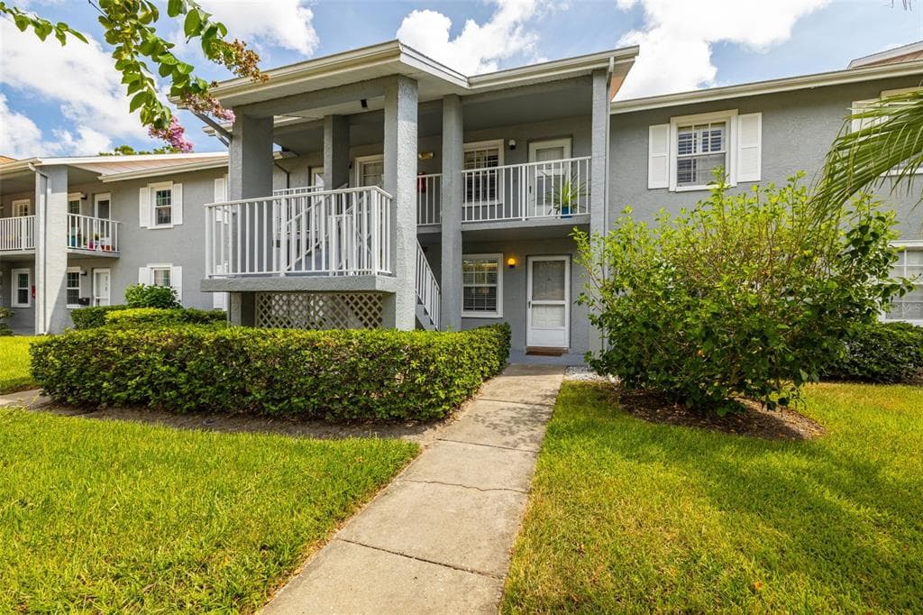 1465 MILLSTREAM LANE UNIT 104 DUNEDIN, FL 34698