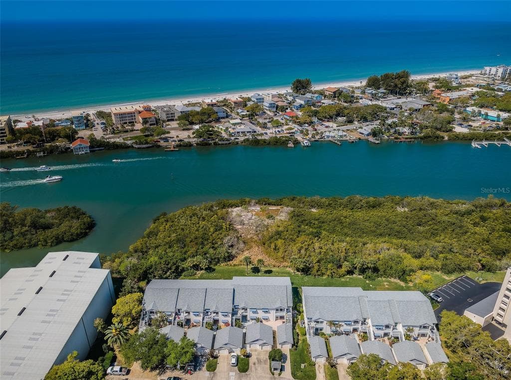 11535 SHIPWATCH WAY UNIT 1028 LARGO, FL 33774