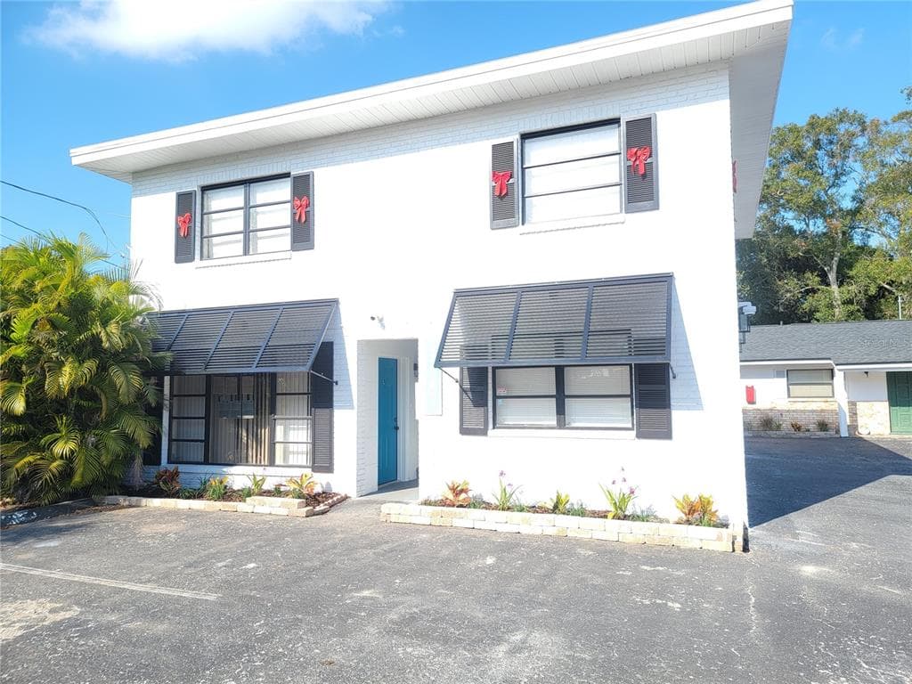 2643 PINEHURST AVENUE UNIT C BELLEAIR BLUFFS, FL 33770