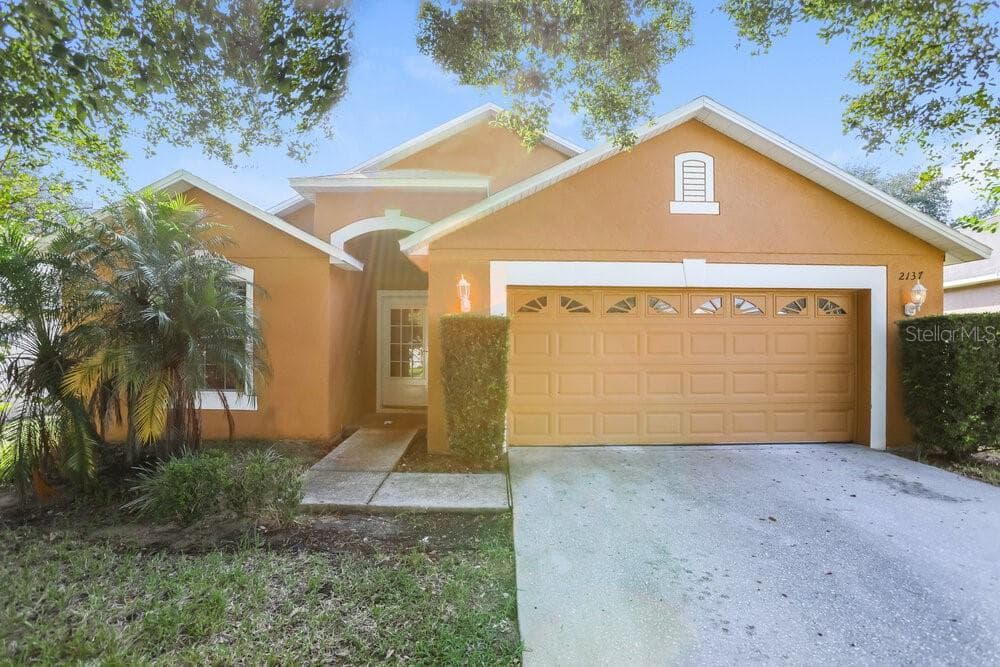 2137 CARPATHIAN DRIVE APOPKA, FL 32712