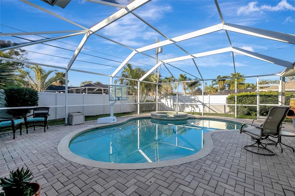 809 JACARANDA DRIVE LARGO, FL 33770