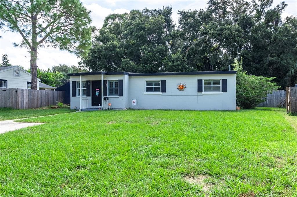 1411 SUFFOLK STREET N ST PETERSBURG, FL 33710