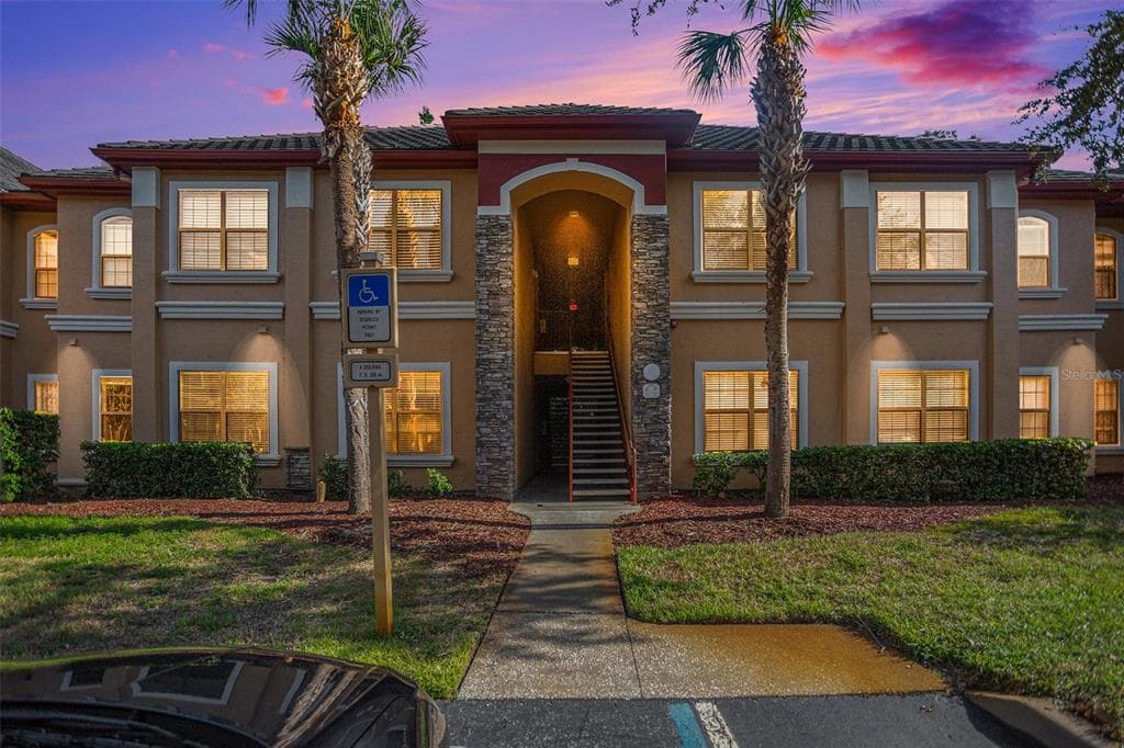 2220 CHIANTI PLACE UNIT 8-0812 PALM HARBOR, FL 34683