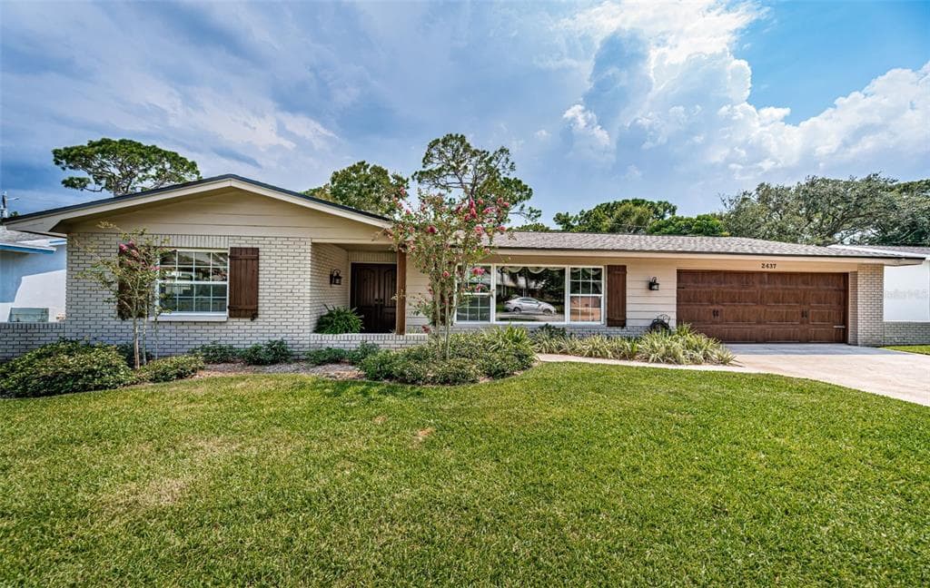 2437 SUMMERLIN DRIVE CLEARWATER, FL 33764
