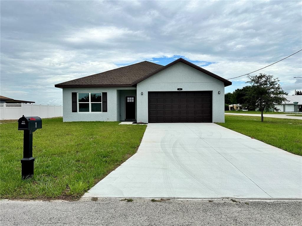 1 JOEY LANE FROSTPROOF, FL 33843