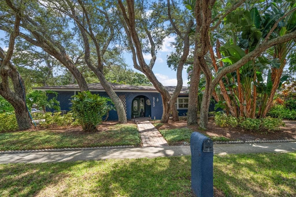 9753 136TH STREET SEMINOLE, FL 33776