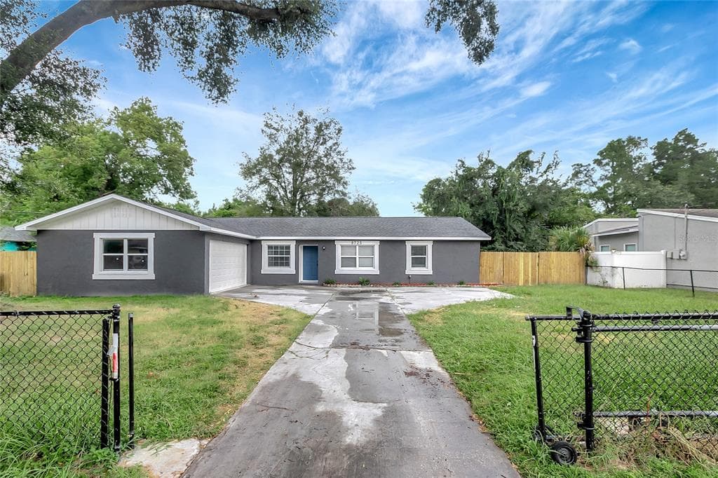 8725 N TANGERINE PLACE TAMPA, FL 33617