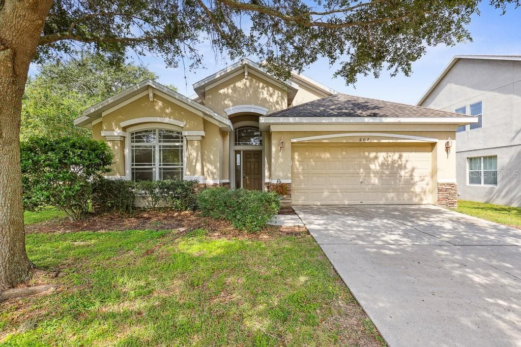602 CHESNEY DRIVE VALRICO, FL 33594