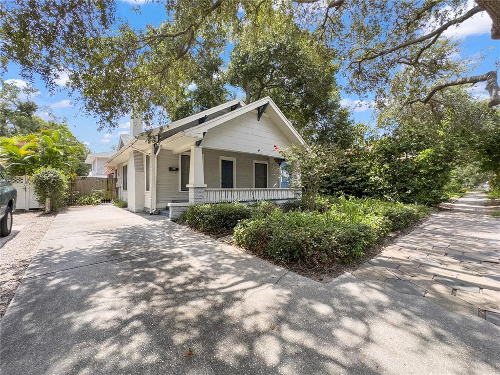 226 9TH AVENUE N ST PETERSBURG, FL 33701