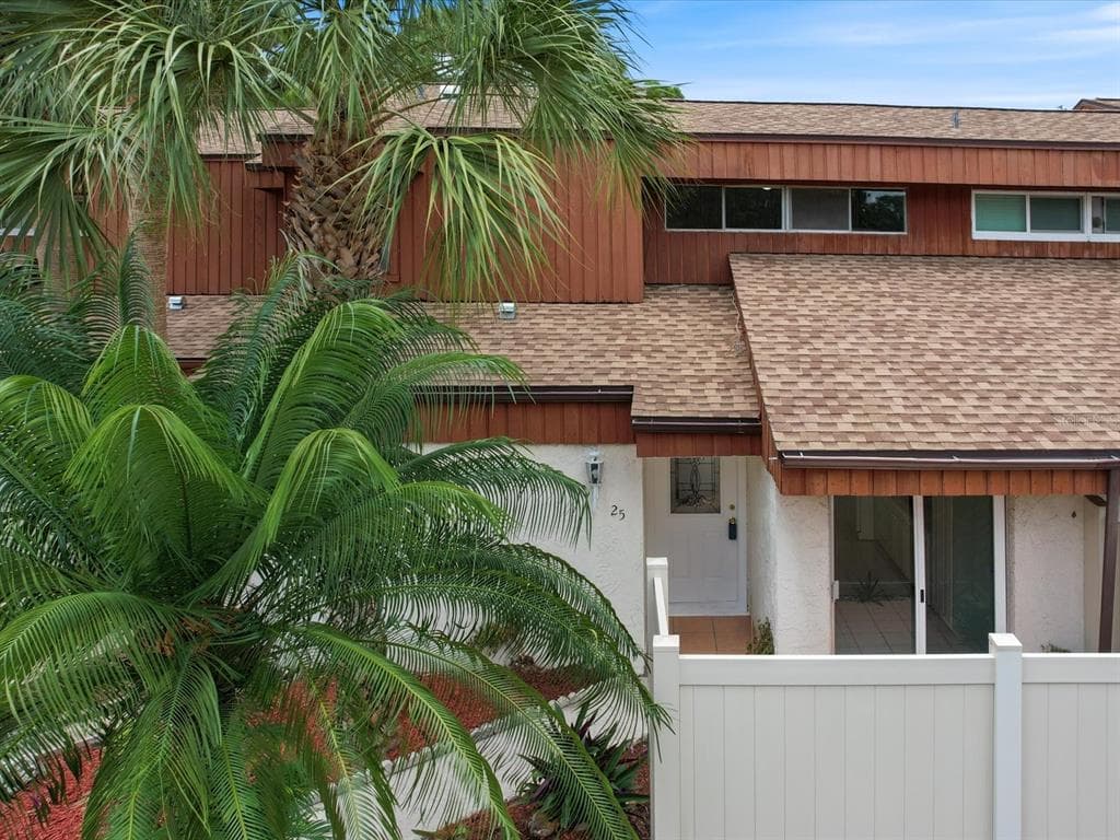 2056 SUNSET POINT ROAD UNIT 25 CLEARWATER, FL 33765