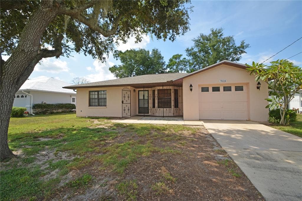 7418 BLACKHAWK TRAIL SPRING HILL, FL 34606