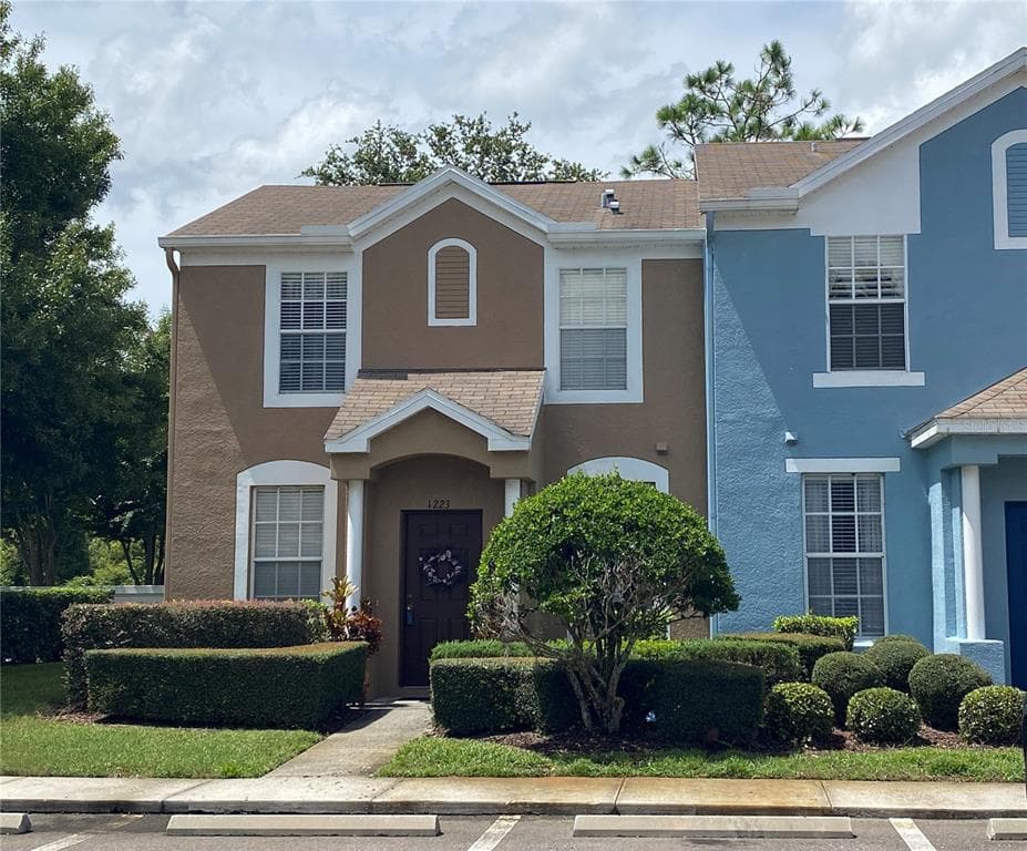 1223 CHARLESWORTH DRIVE WESLEY CHAPEL, FL 33543