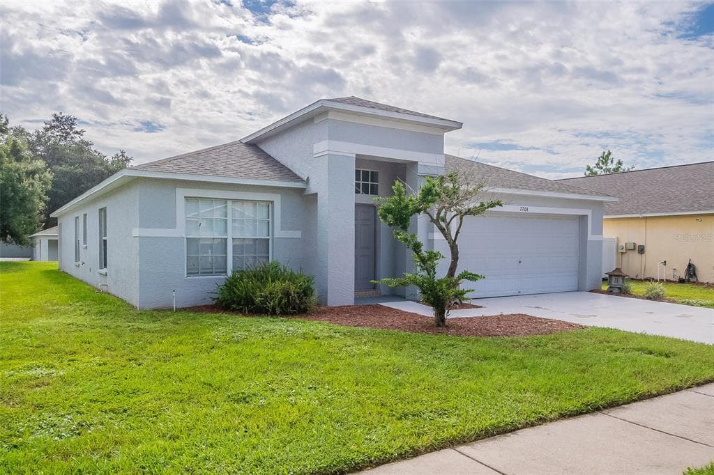 2704 PANKAW LANE VALRICO, FL 33596