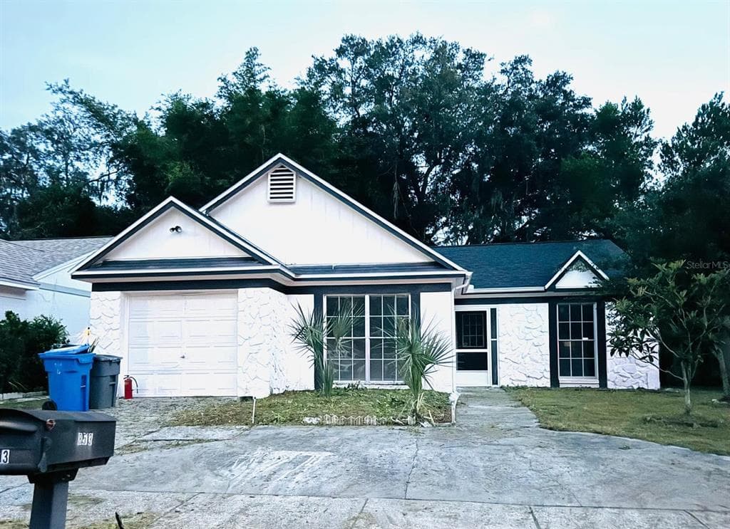 8513 MISTY RIVER COURT