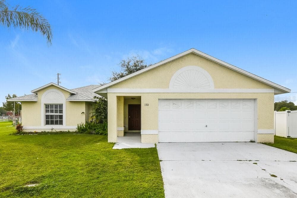 1101 DONCASTER COURT KISSIMMEE, FL 34758