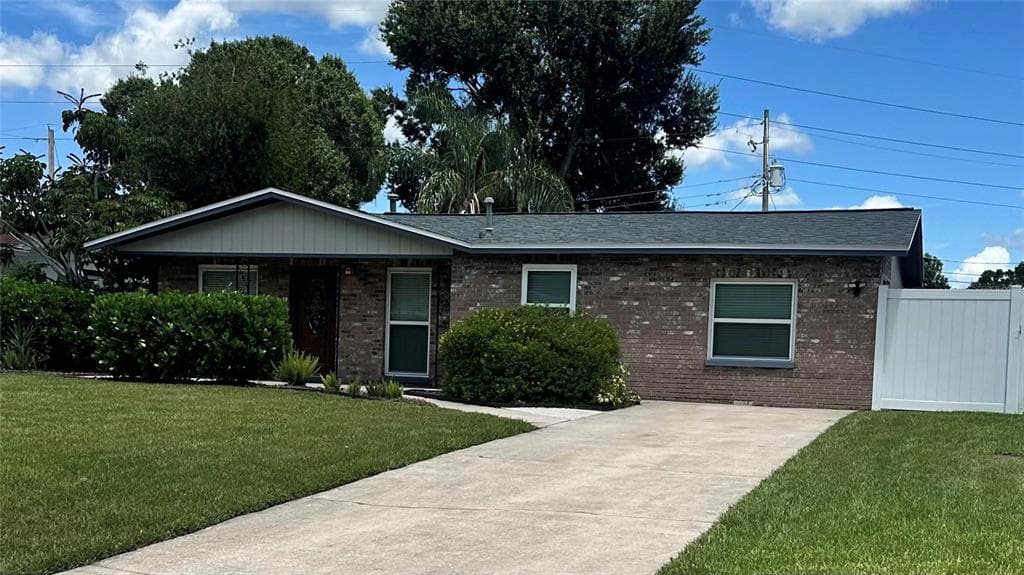 7901 N WOODLYNNE AVENUE TAMPA, FL 33614