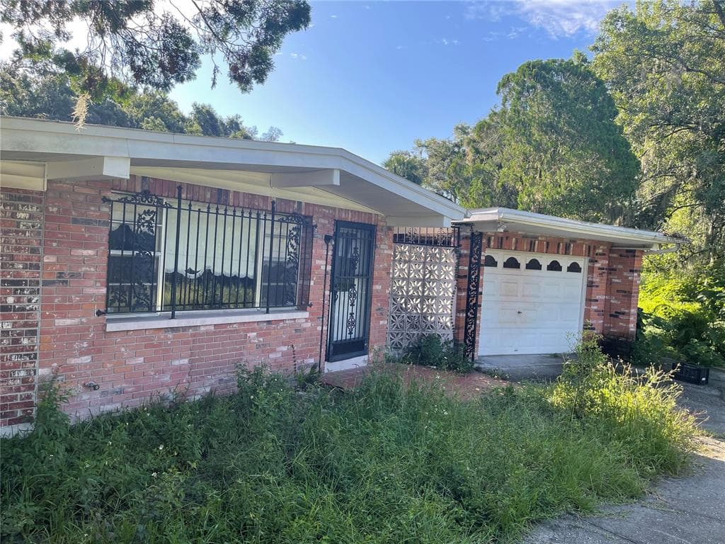 3421 E NORTH BAY STREET TAMPA, FL 33610