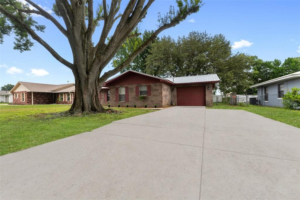 1010 N 11TH STREET EAGLE LAKE, FL 33839