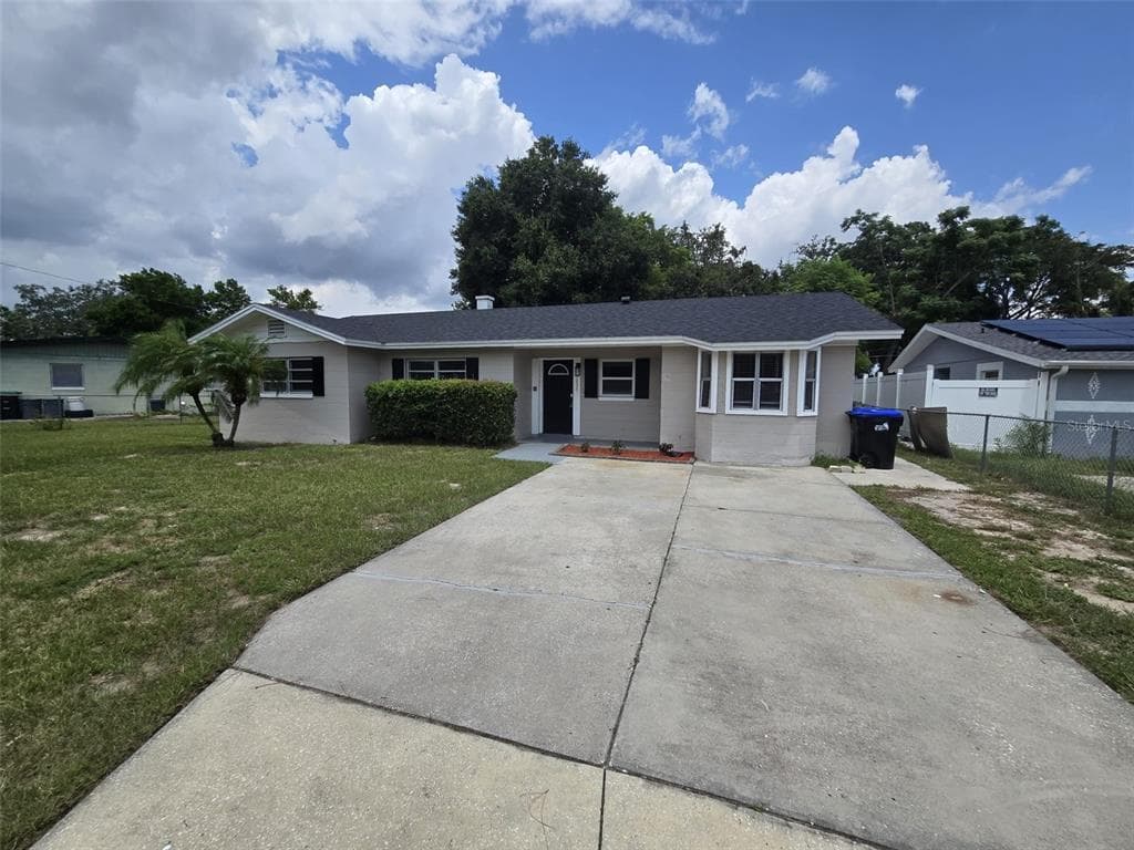 5835 BOLLING DRIVE ORLANDO, FL 32808