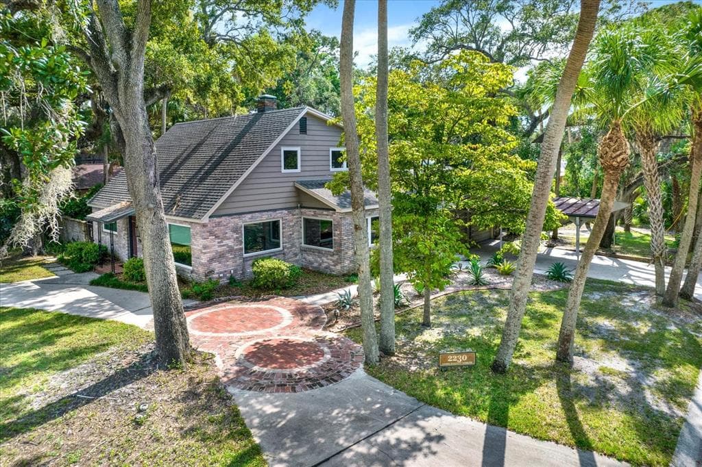 2230 PARK STREET N ST PETERSBURG, FL 33710