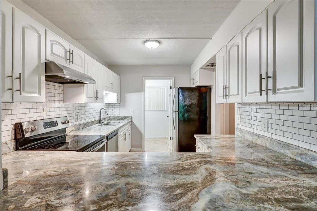 1200 TARPON WOODS BOULEVARD UNIT P5 PALM HARBOR, FL 34685