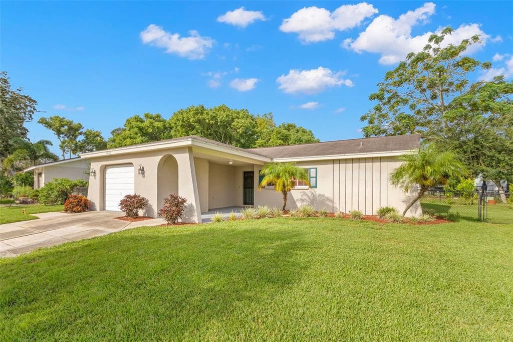 12805 WILLOWDALE WAY HUDSON, FL 34667