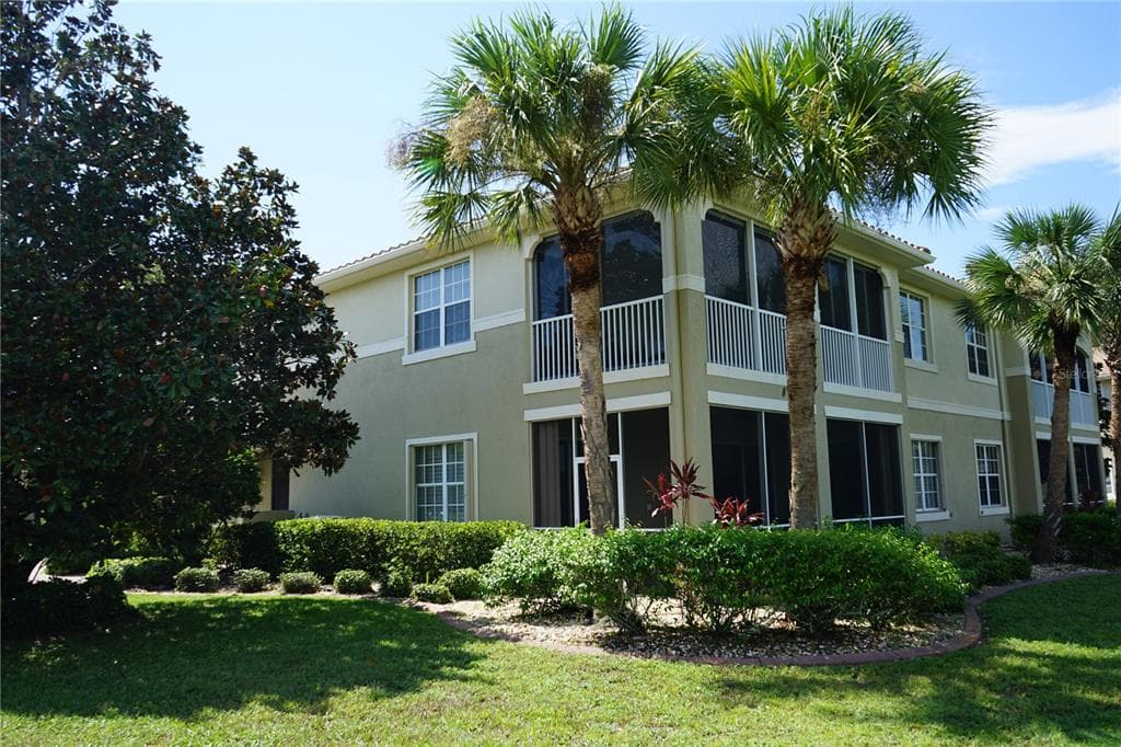 1440 EMERALD DUNES DRIVE UNIT 9 SUN CITY CENTER, FL 33573