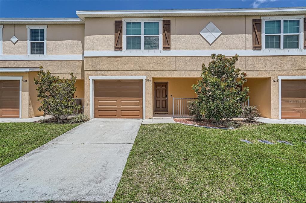7226 MERLOT SIENNA AVENUE GIBSONTON, FL 33534