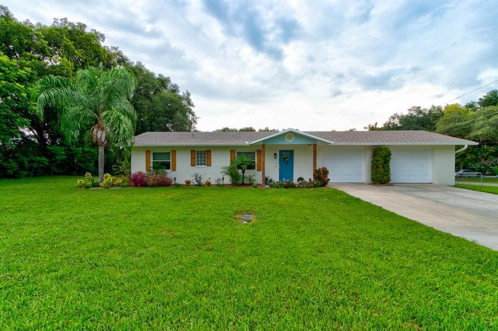 303 E KENTUCKY AVENUE DELAND, FL 32724