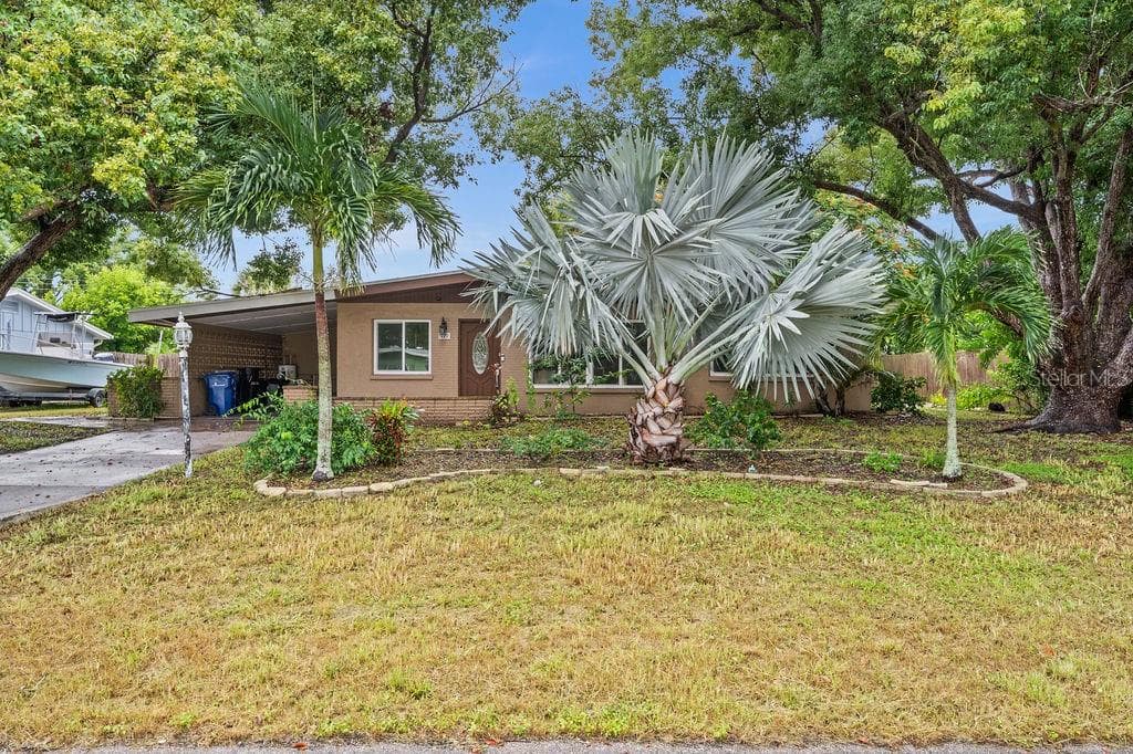 445 REDWOOD ROAD VENICE, FL 34293