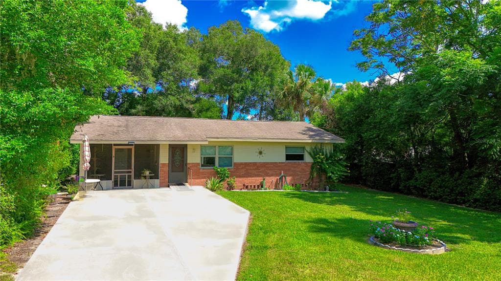 1817 W EUCLID AVENUE DELAND, FL 32720