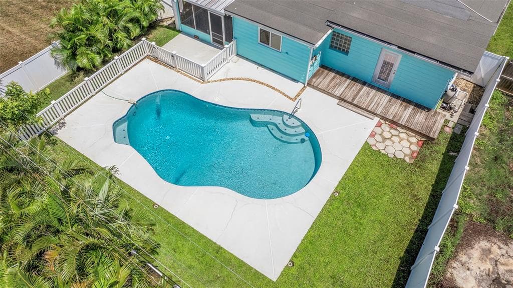 4010 HUNTINGTON STREET NE ST PETERSBURG, FL 33703