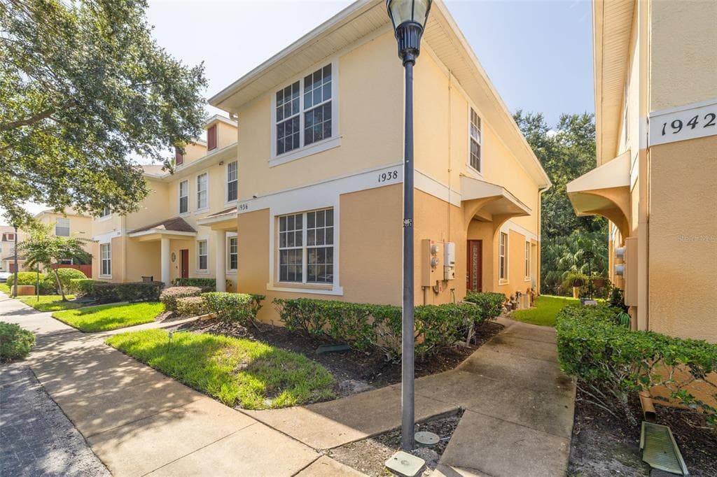 1938 FIESTA RIDGE COURT TAMPA, FL 33604
