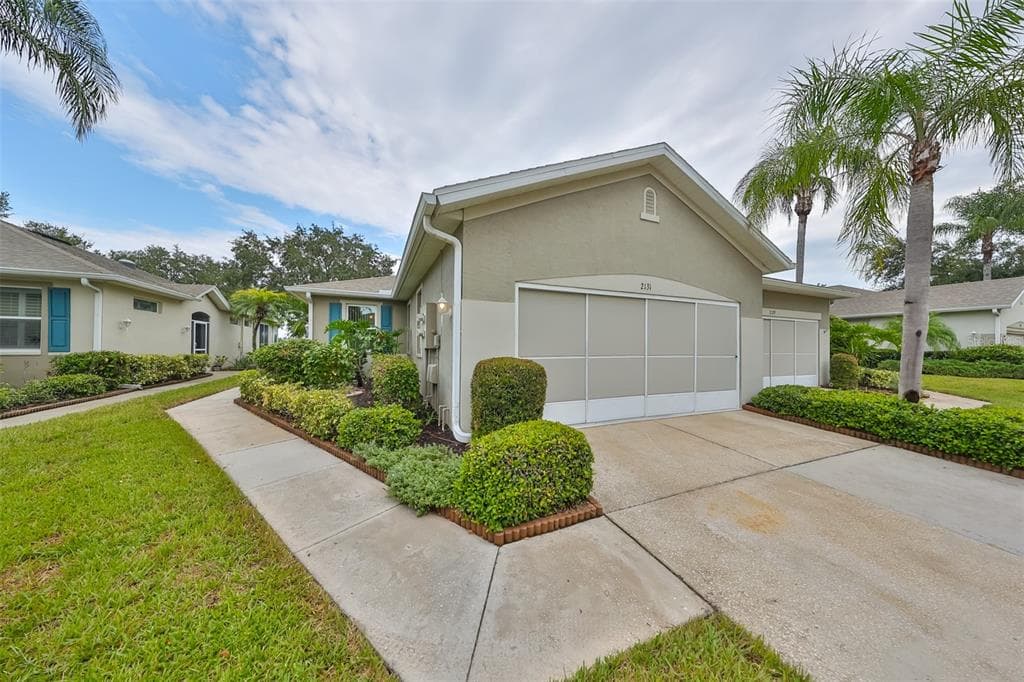 2131 ACADIA GREENS DRIVE SUN CITY CENTER, FL 33573