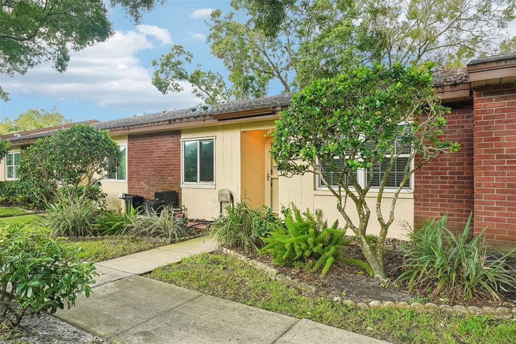 845 MACLAREN DRIVE N UNIT D PALM HARBOR, FL 34684