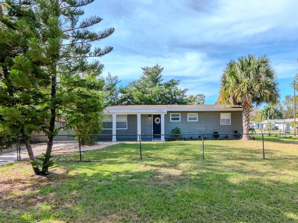 4700 W OKLAHOMA AVENUE TAMPA, FL 33616